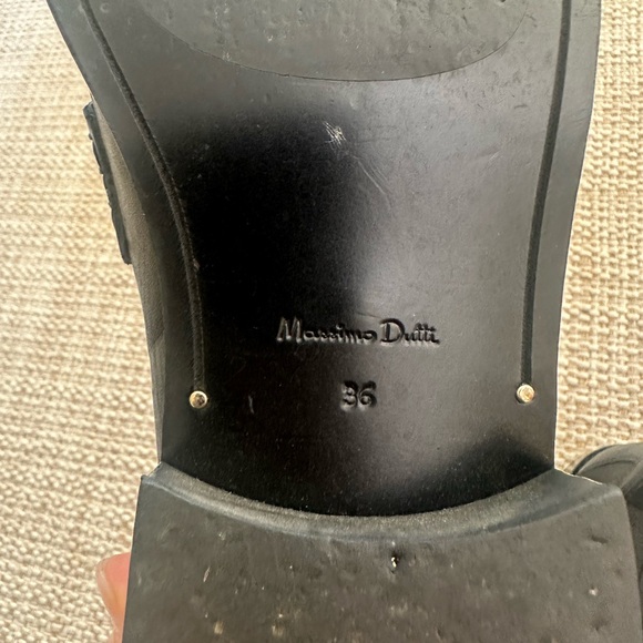Massimo Dutti Black Loafers with Gold Detail - Picture 3 of 3